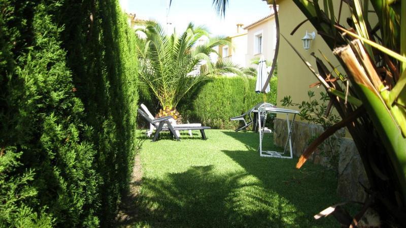 House With Garden At Oliva Nova Golf & Beach Resort Les Deveses Exterior foto